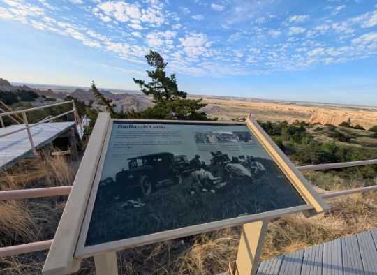 Cliff Shelf Trail sign overlooking the trail
