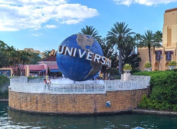 Universal-Studios-Globe