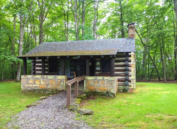 log cabin where the civil war museum is housed at Droop Mountain Battlefield State Park