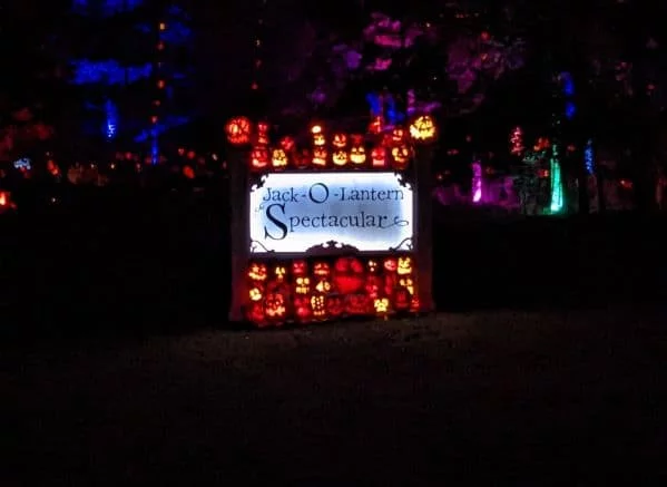 Jack o' Lantern Spectaucular sign