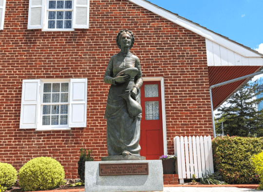 Jennie Wade Statue