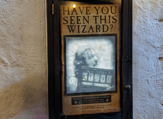 Animated Wanted Poster for Sirius Black in Wizarding World Restaurant