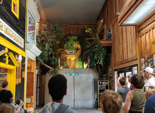 Dinosaur animatronic in the Wall Drug