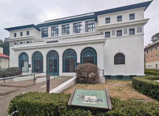 "Superior Bathhouse"