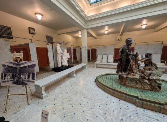 Statues in Men's Central Bath Hall at Hot Springs NP