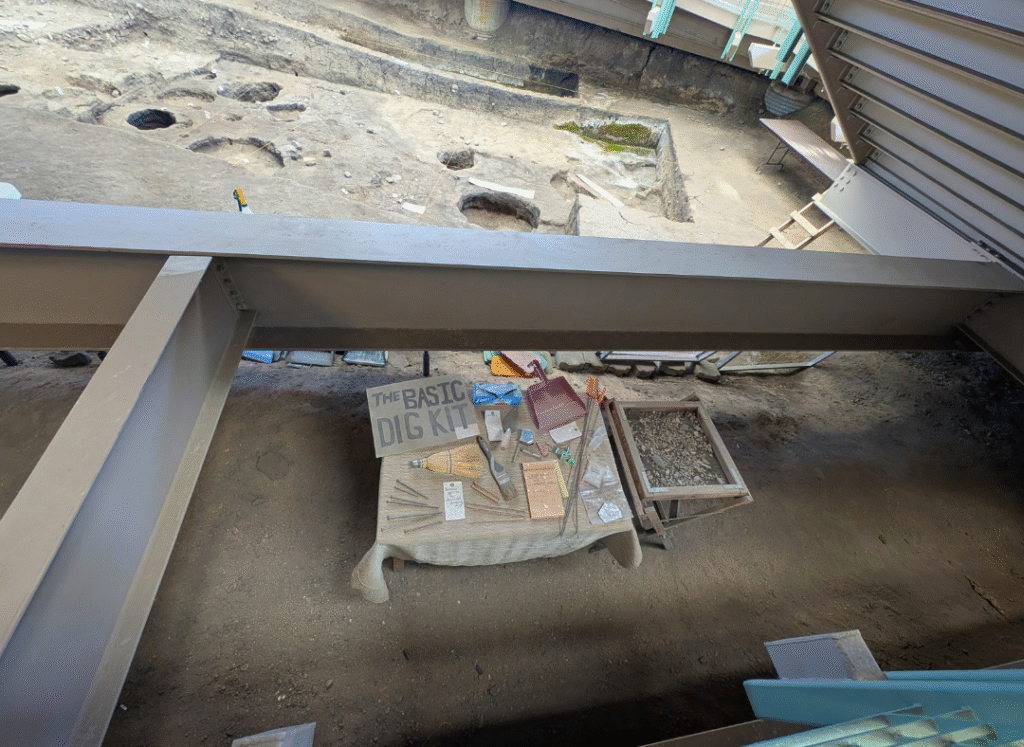 Basic Dig Kit display in the Thomsen Center Archeodome