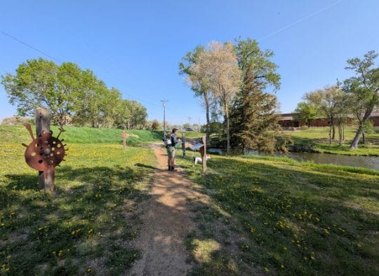 dirt path from parking lot to Mitchell Prehistoric Indian Village