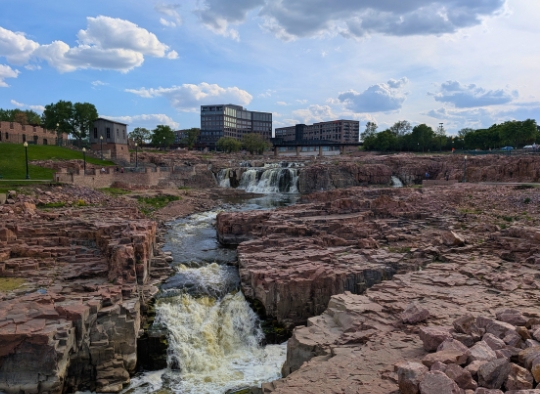 Water cascading through the middle of Falls Park