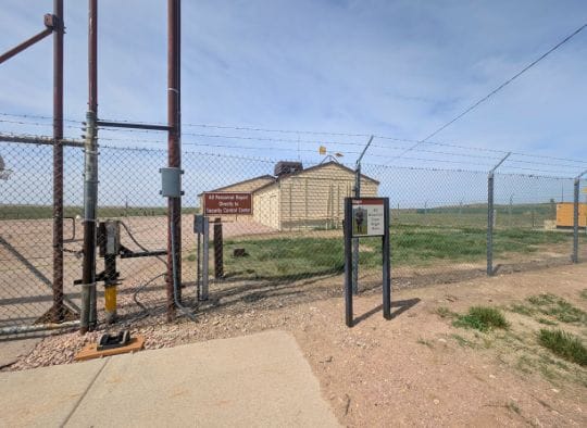 Delta 01  Building and Warning sign 